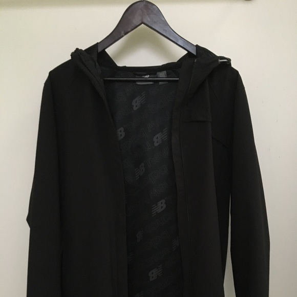 New Balance Rain Jacket - Picture 1 of 3